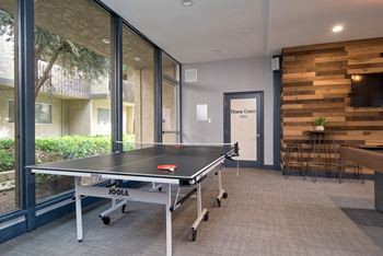 Table tennis table
